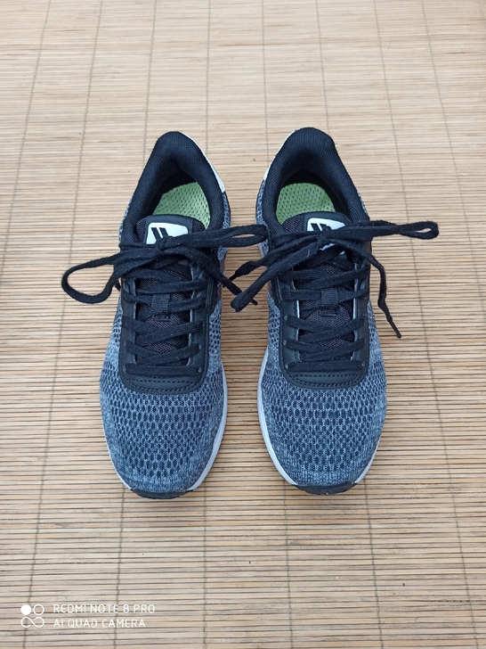 36码特步运动鞋