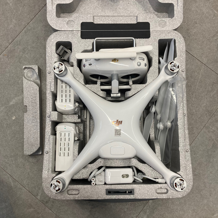 大疆精灵4pro v2.0+屏控版