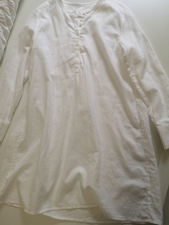 全新棉布衬衫，长度82胸围98肩宽38袖长...
