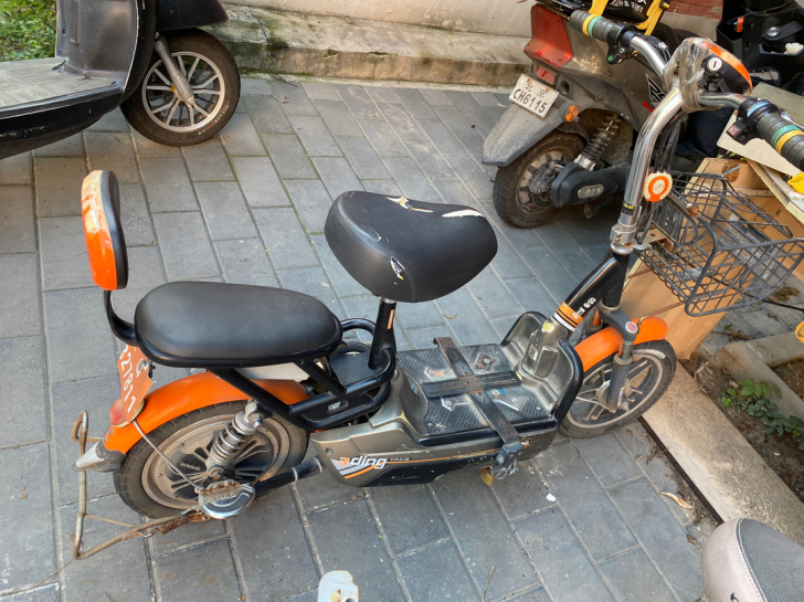 台铃电动车，有牌，非常好骑，电池特别好用，...