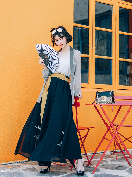 池夏 民族装舞台装 全新未穿，未拆吊牌