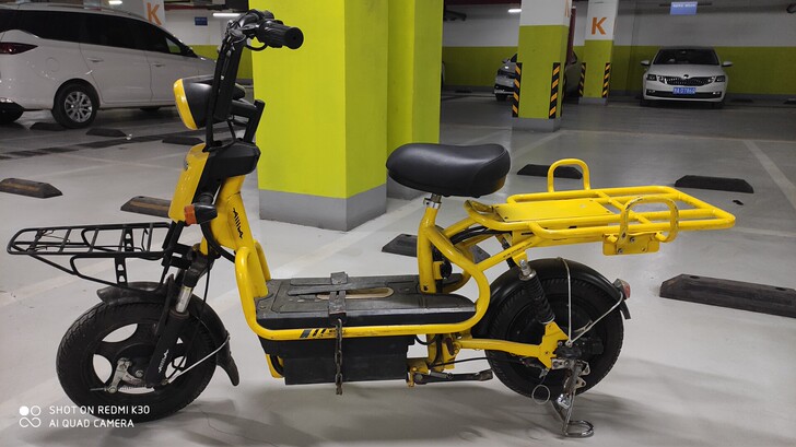 8成新爱玛电动车低价转让,48V20A