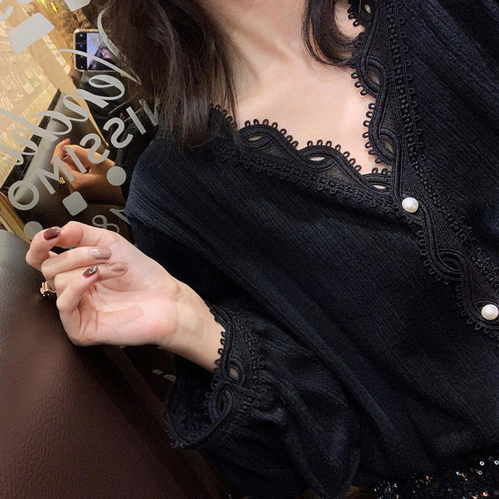 春装新款大码女装v领蕾丝衫设计感仙女洋气百...