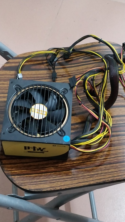 时光550 拆机台式电源。额定400W，峰...