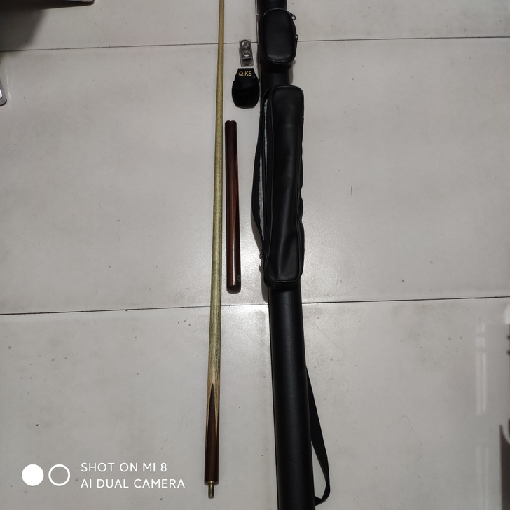 代友出一根LP圆牌台球杆，实物拍照品相如图...