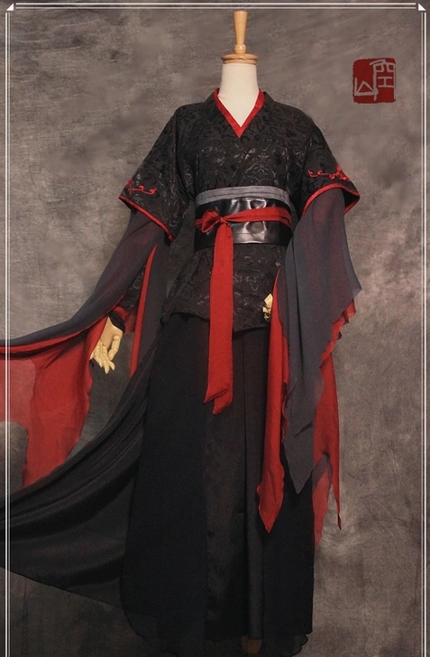 啥都有，裙子布料有区别，银丝皱的没有假发，