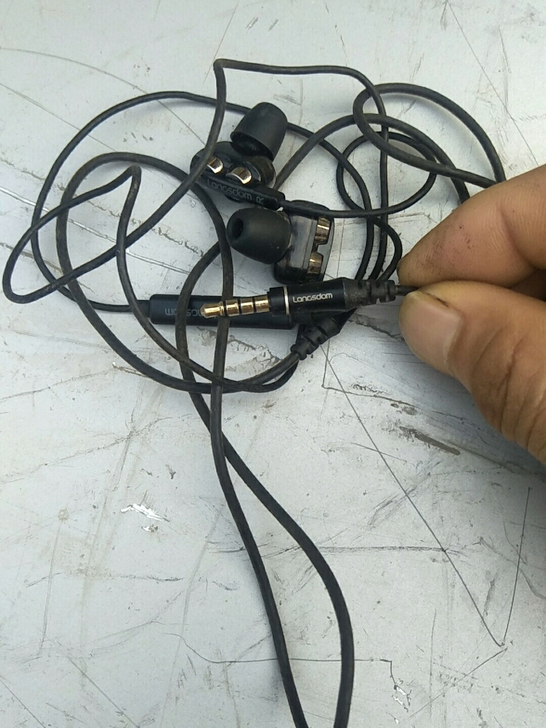 Loncsdon兰士顿低音炮耳机，黑色8成...