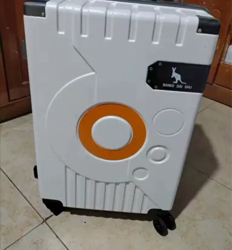 〔清仓处理〕原价699袋鼠 拉杆箱密码箱行...