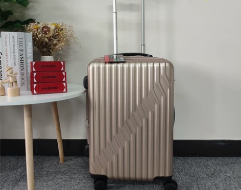 日本伊藤20寸登机箱，双面内里，保护膜在，...