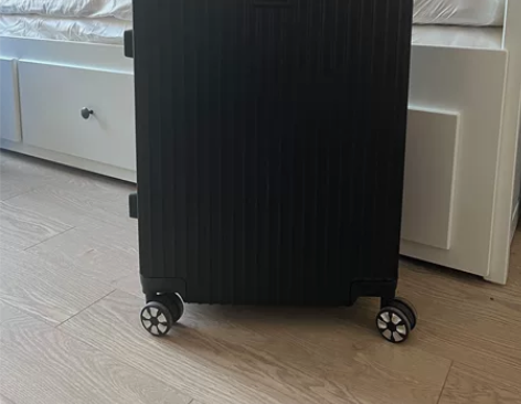 黑色26寸旅行箱 行李箱 功能完好,隔层丰...