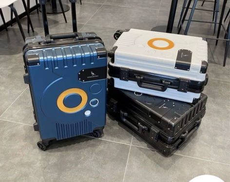 【秋季送温馨  特价  特价】袋鼠 拉杆箱...