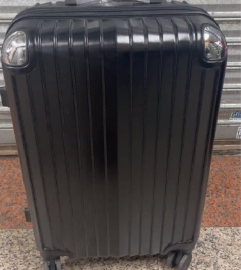 全新军刀24寸拉杆箱。 拉链可扩展加宽拉杆...