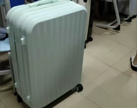 旅行行李箱120包邮，自己看吧，是个牌子忘...