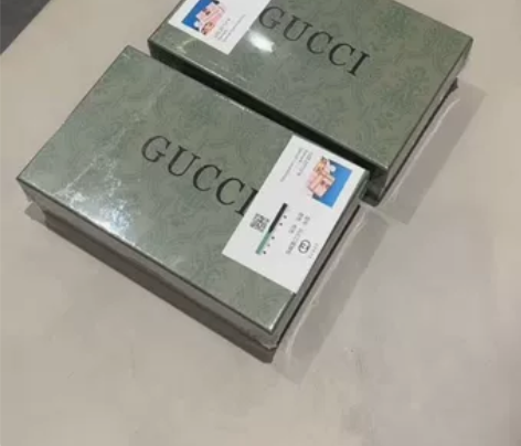小蜜蜂包包全新不退不换 感兴趣的话点“我想...