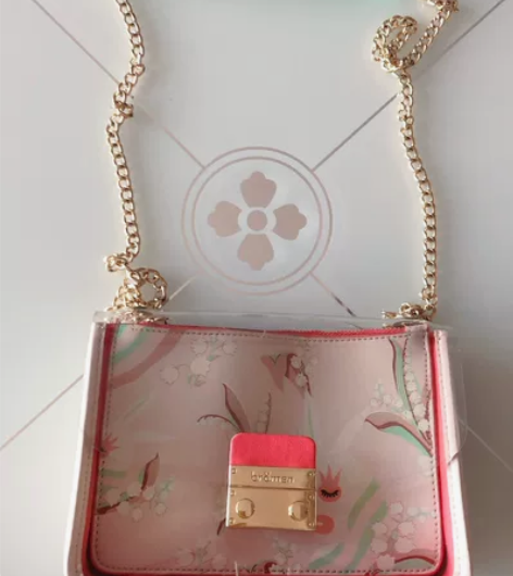 不莱梅女包斜挎单肩 骨折价格 感兴趣的话点...