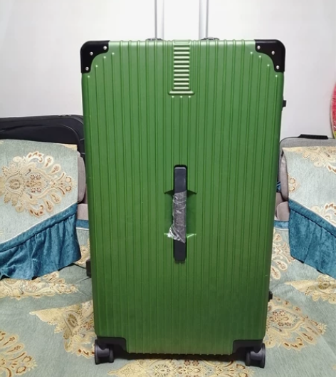 22年2月份购买，全新 一次未使用，32寸...