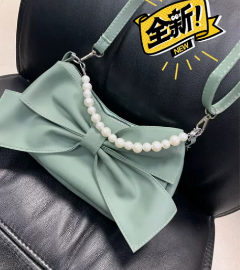 淑女风软皮大蝴蝶结珍珠链斜挎小包包 小包包...