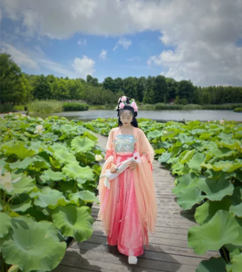 清衣柜啦！出玉术家原创汉服粉色系列一套！穿...