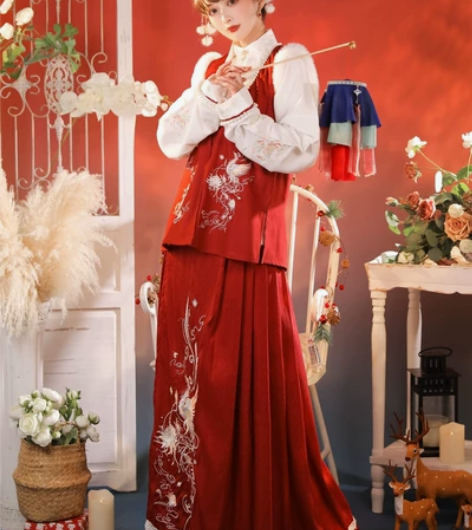 玉术家朝凰,一直放在衣柜里叠着略皱,比甲有...