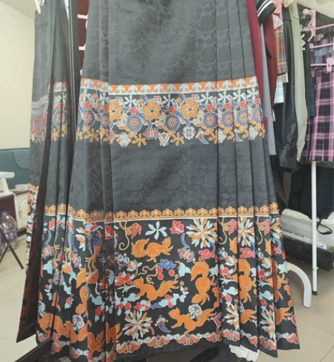 兰若庭 汉服 如意松鼠马面裙   S码 黑...