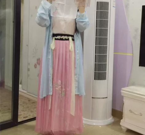 南雅集褙子L码，裙子M码，穿着那个白色吊带...