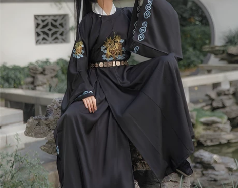 九曲阑珊汉服 m码   买的时候只有黑色服...