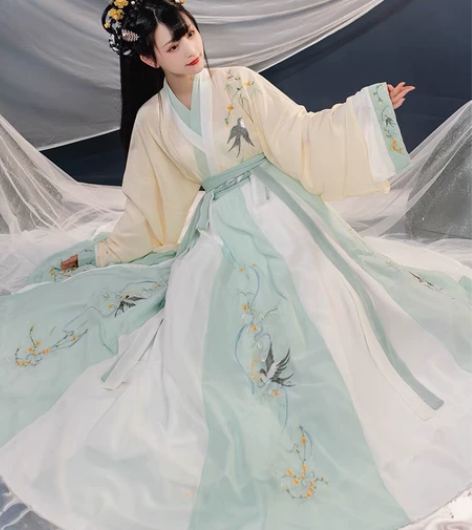 御篇【醉春烟】绿色汉服 现在只能找相似 现...