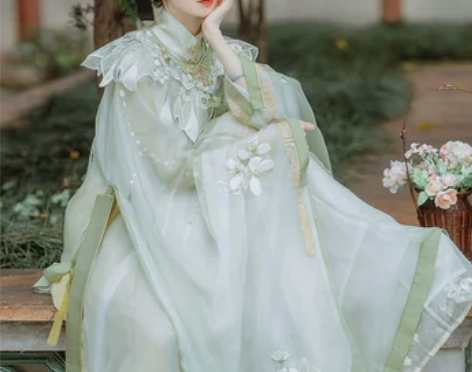 钟灵记云肩  :重工长衫.百褶裙.宋抹吊带...