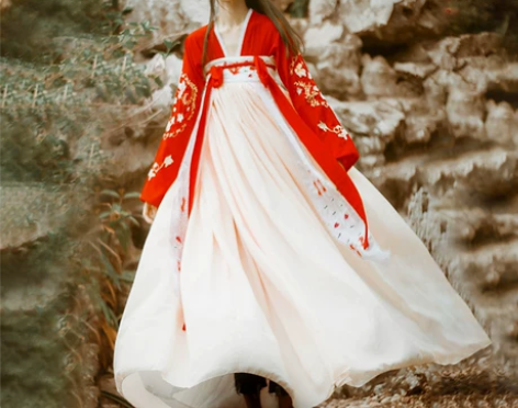 骁熊 民族装舞台装 感兴趣的话点“我想要”...