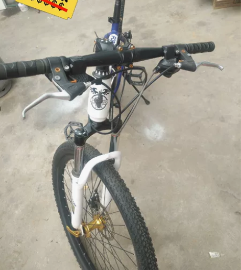 转让一辆自行车，永久牌子，17车架26轮胎...