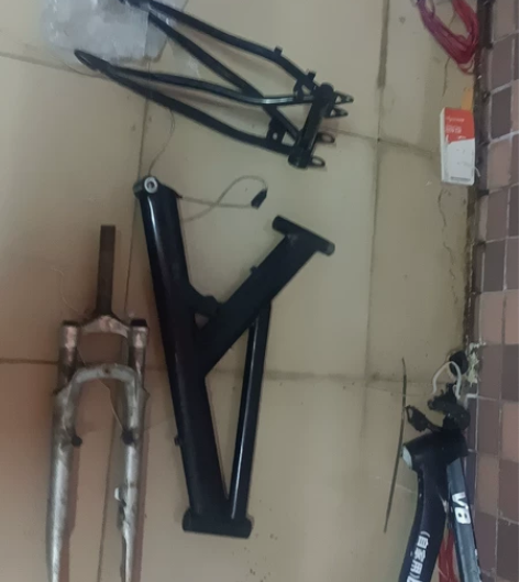 自行车钢架,带胆 感兴趣的话点“我想要”和...
