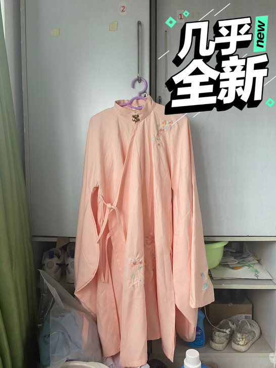 明制汉服,买来拍照的只穿过几次 扣子有一点...