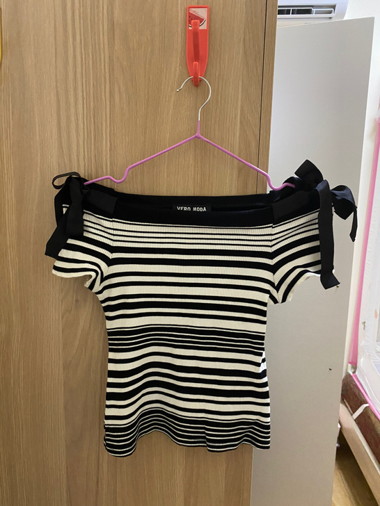 Vero Moda 黑白条纹一字肩大蝴蝶结...