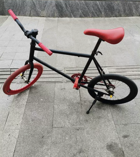 家里闲置了一台死飞自行车，铝合金车架，倒刹...