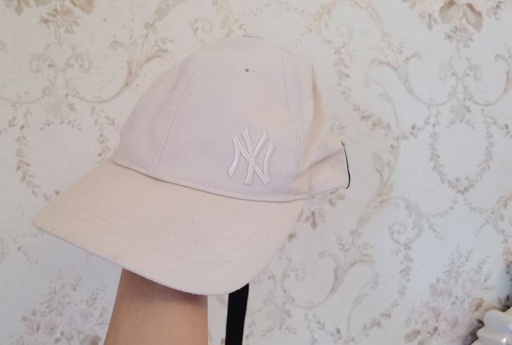 MLB 正品米色帽子 女款