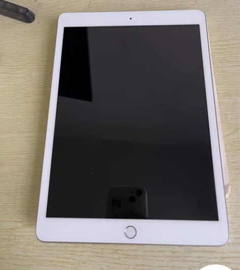 iPad 第七代 32G银色 2020年3...