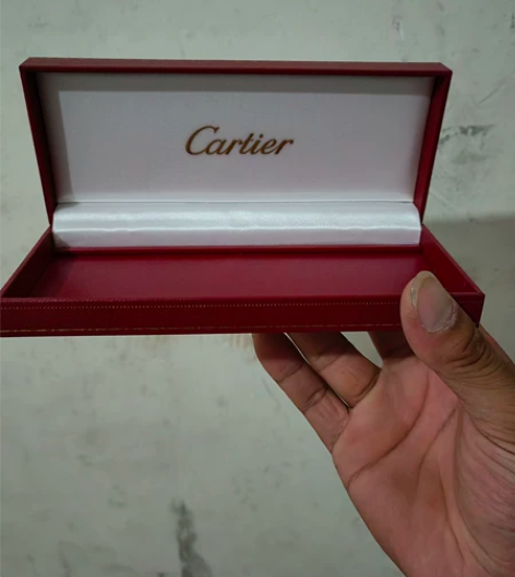 卡地亚手饰盒一个，手表盒一个，回血诚心出！...