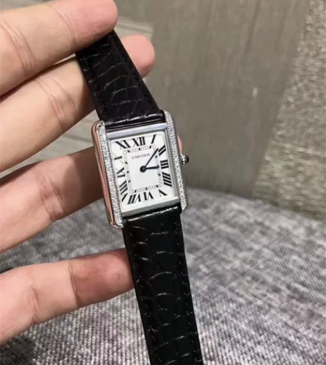 二手正品（9.9新）卡地亚坦克系列W520...