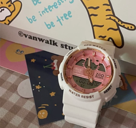 正港ZGOx玉桂狗手表女初中学生运动儿童电...
