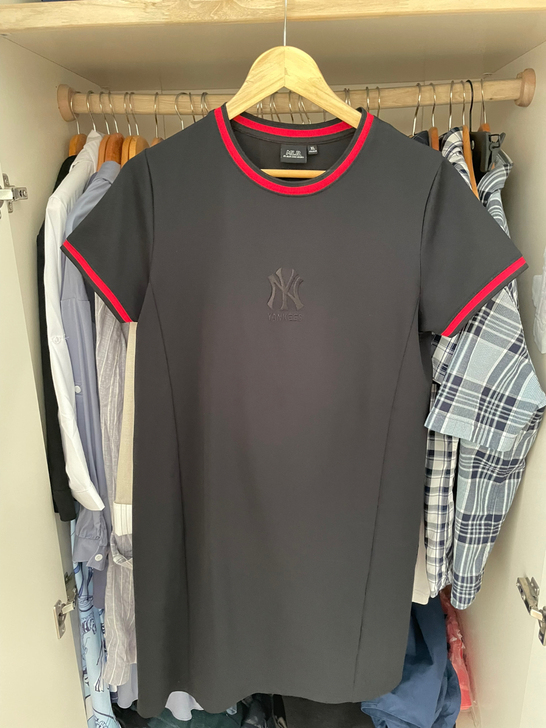MLB，很厚实，质量超好，穿两次～60包邮。