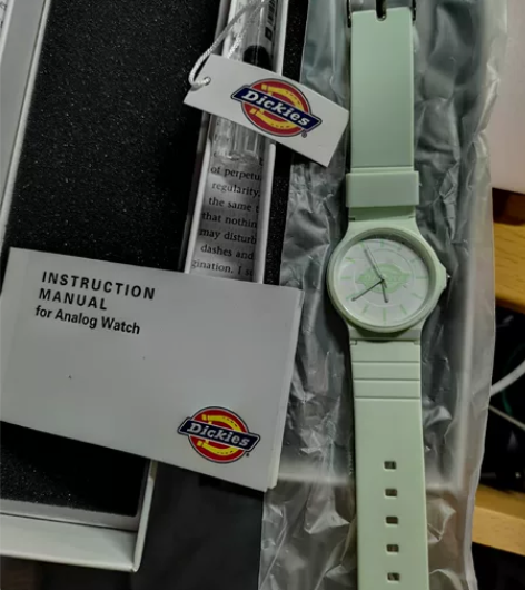 全新dickies手表低价出 朋友送的生日...