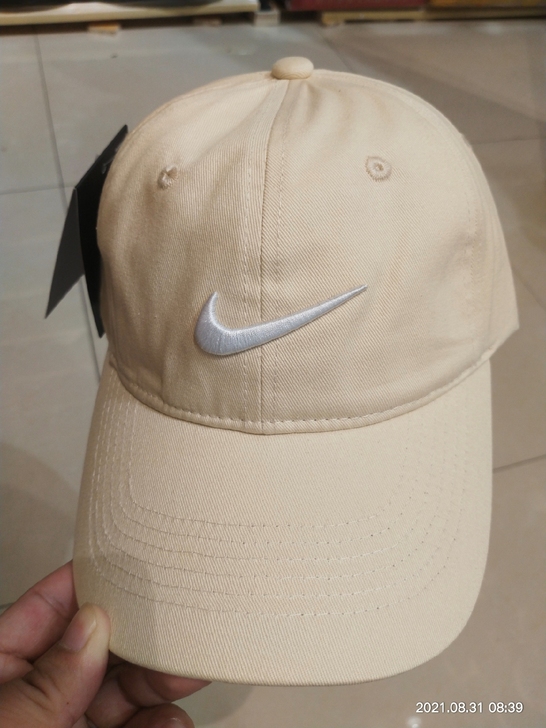 全新 nike棒球帽，最好看的米色，颜色超...