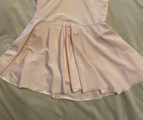 芭蕾娃娃夏季练功服，衣料手感丝滑，厚度不易...