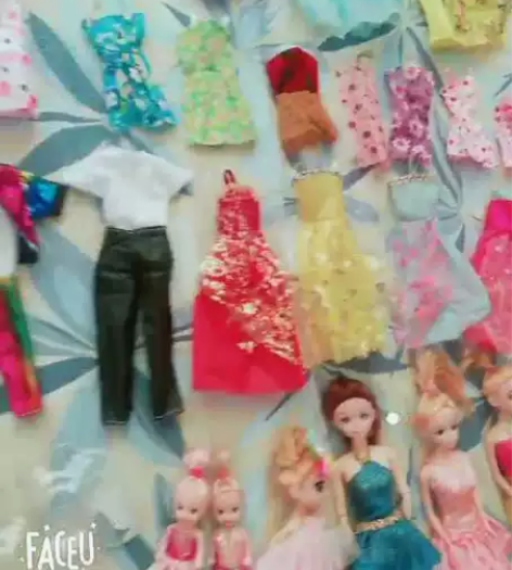 芭比娃娃玩具全套，有赠品哦 衣服，鞋子，包...