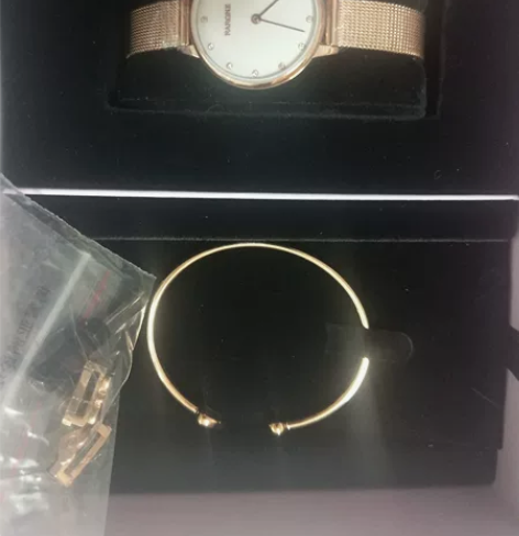 雷诺手表套盒，全新的，一次没戴，带手镯和爱...