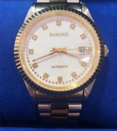 雷诺机械男表，走时精准，9成新，微划痕，低...