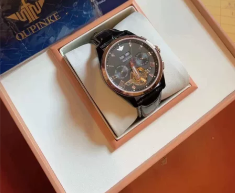 便宜出，闲置手表，盆友送的，一直没用 品牌...