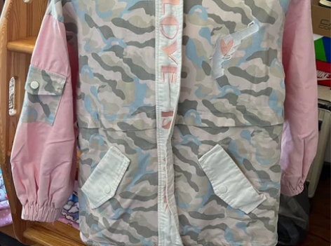 粉色迷彩服 很少女 闲置了 质量没问题 小...