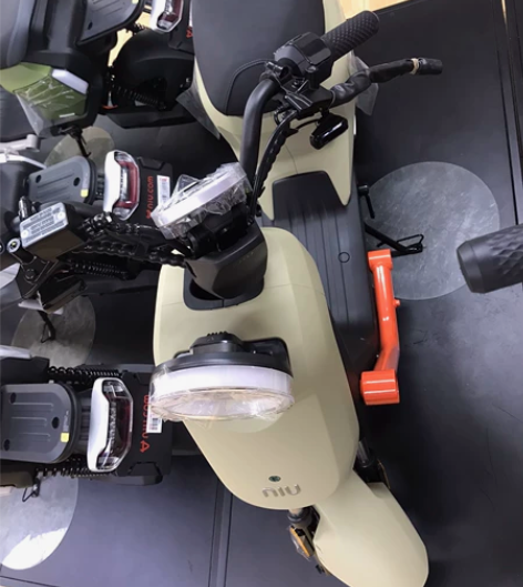 新款u2#小牛电动 三色齐全 感兴趣的话点...