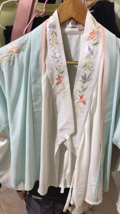 我姐姐不穿的汉服原装正品，因为我姐姐买多了...